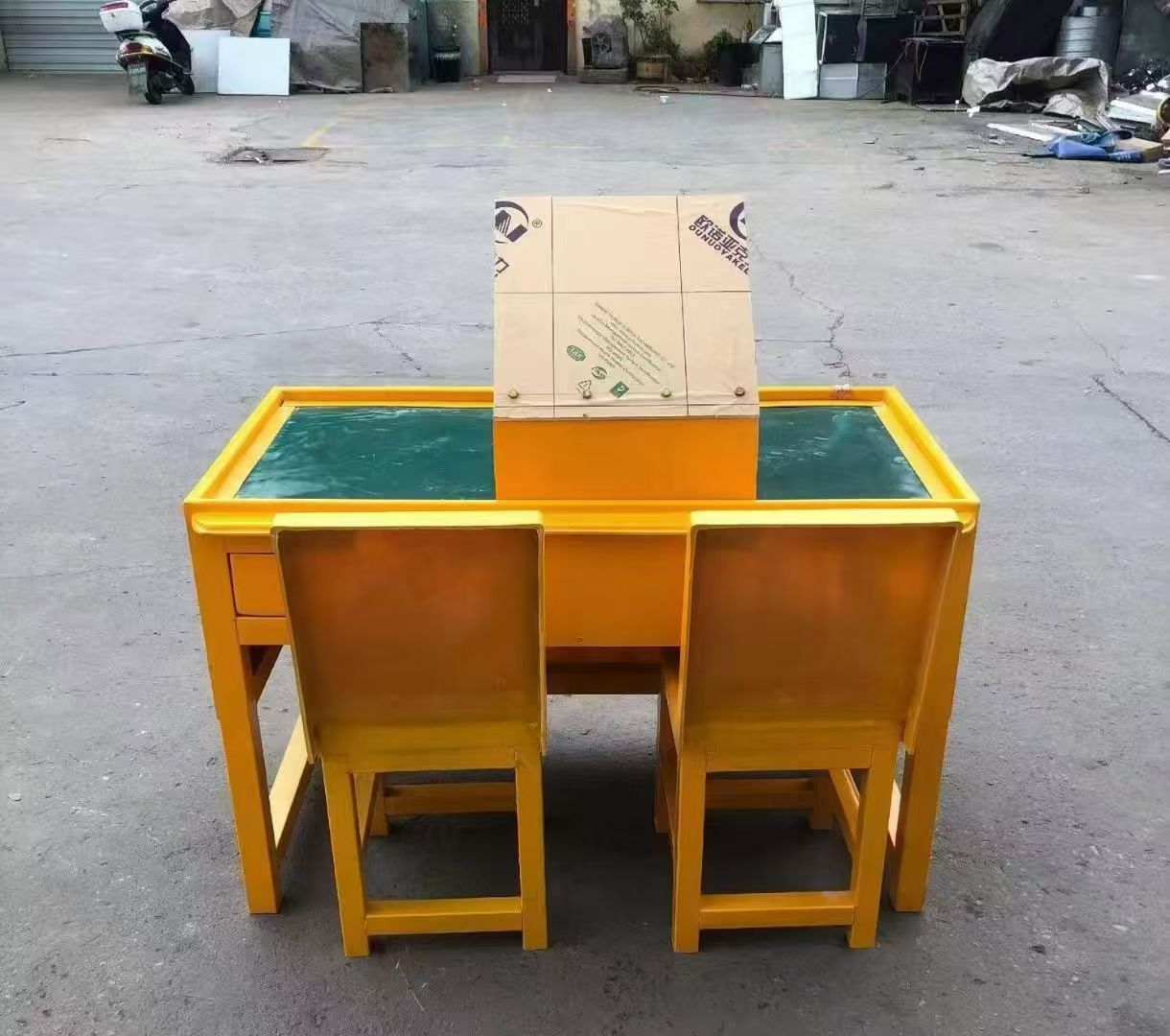连州防静电导通桌井下煤矿火工品发放桌：危险品流转的安全守护者